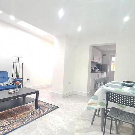 Cosy Room In Manor Park Лондон Екстер'єр фото