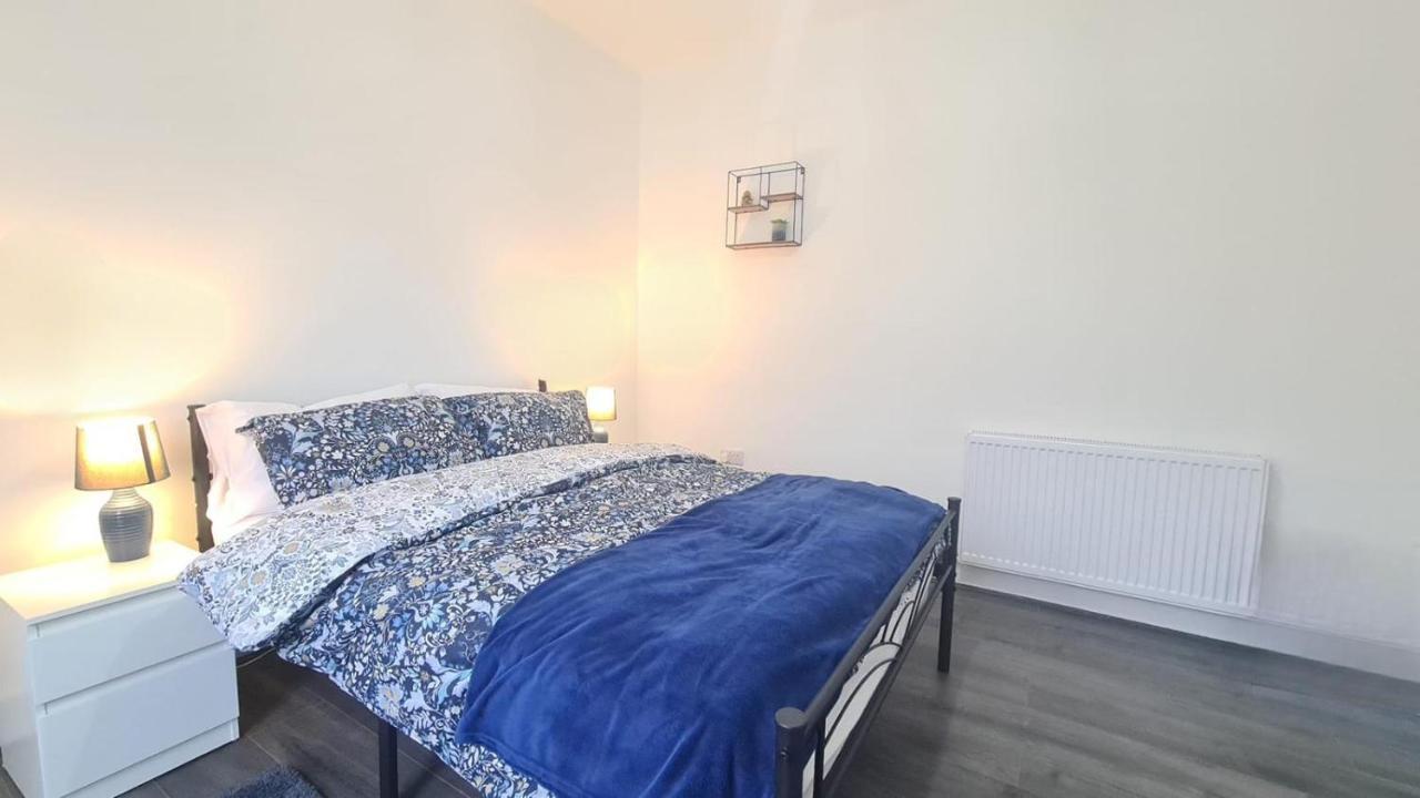 Cosy Room In Manor Park Лондон Екстер'єр фото