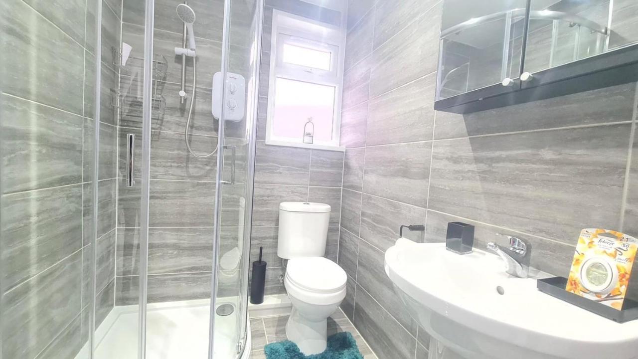 Cosy Room In Manor Park Лондон Екстер'єр фото