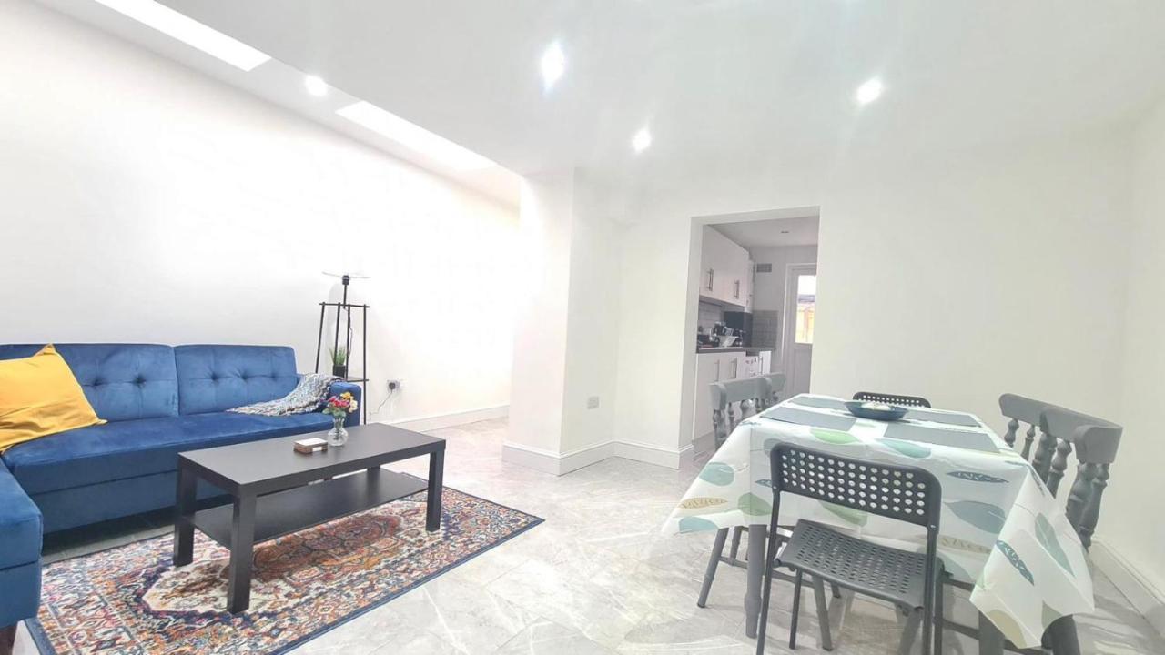 Cosy Room In Manor Park Лондон Екстер'єр фото